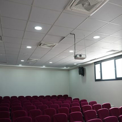 Dörtyol TOKİ okulu konferans salonunda klima